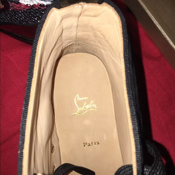 Comment below up to a size 15 - Picture 6 of 8